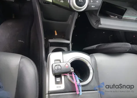 2014 Toyota Prius V Five z USA, uszkodzony, nr VIN JTDZN3EU8E3320808